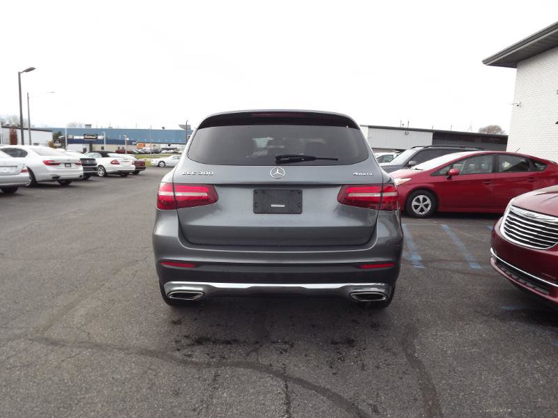 Used 2018 Mercedes-Benz GLC 300 4MATIC image 4