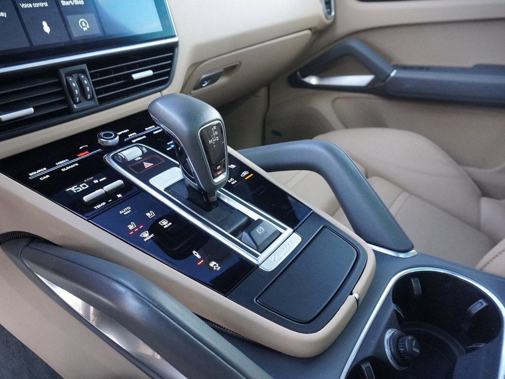 Used 2020 Porsche Cayenne Turbo image 61