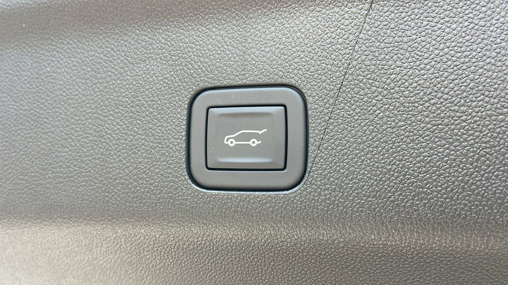 New 2026 GMC Yukon Denali w/ Sun & Power Step Package AWD/4WD image 29