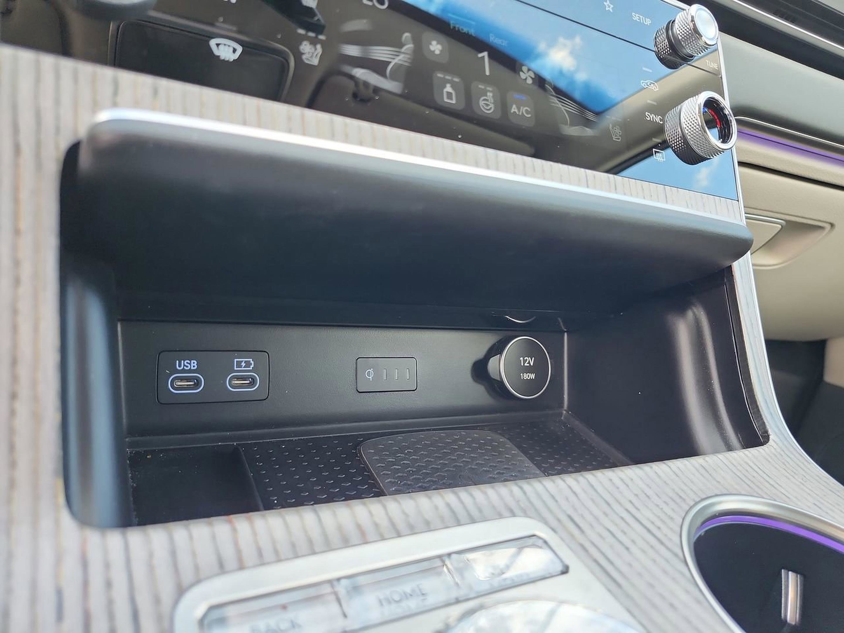 Used 2025 Genesis GV80 2.5T Prestige AWD/4WD image 29