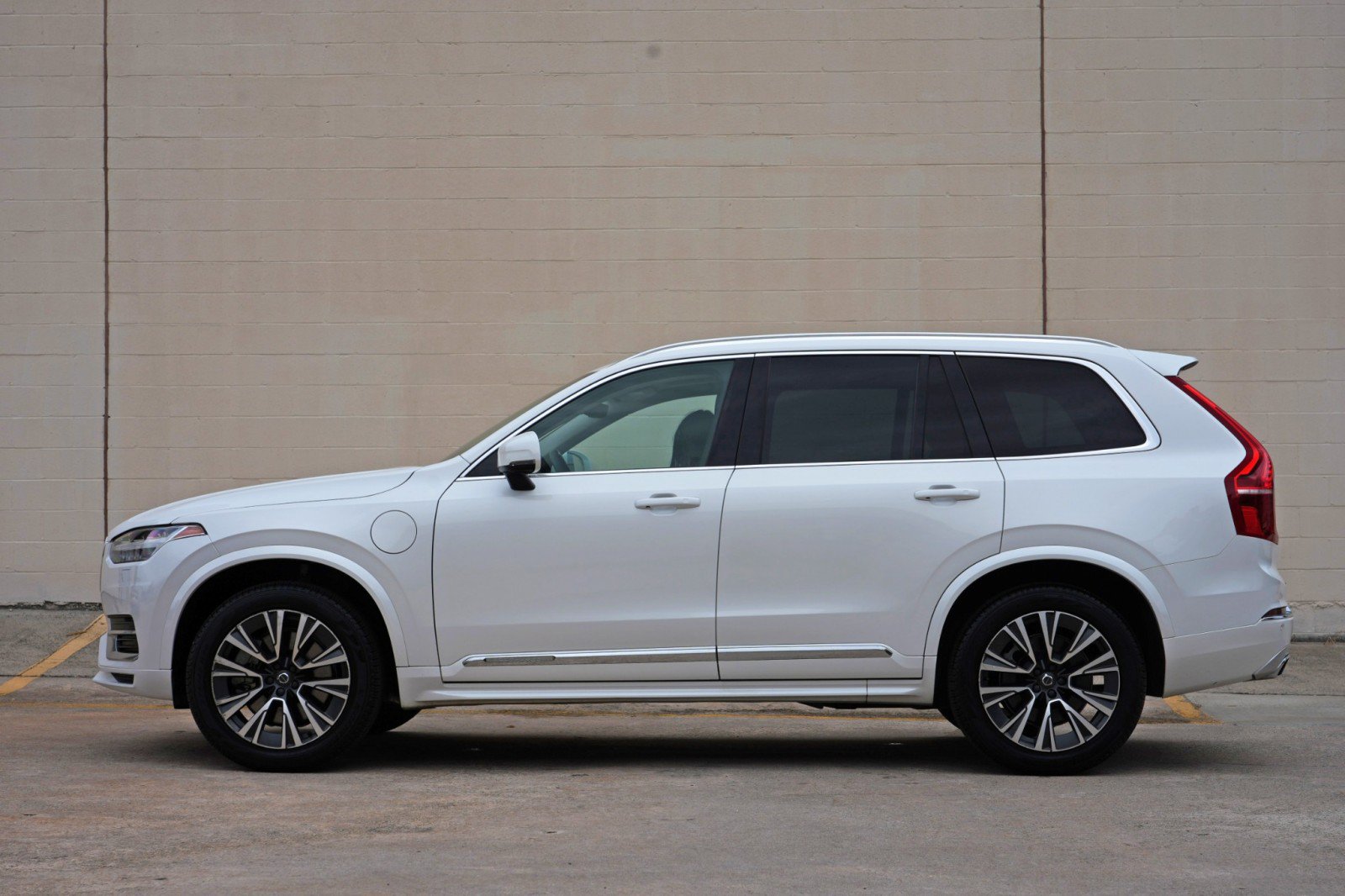 Used 2021 Volvo XC90 T8 Inscription Expression w/ Advanced Package AWD/4WD image 8