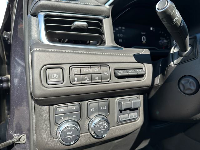 Used 2023 GMC Yukon Denali Ultimate AWD/4WD image 27