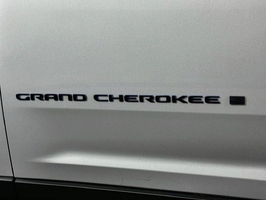 Used 2023 Jeep Grand Cherokee Trailhawk w/ Advanced Protech Group II AWD/4WD image 13