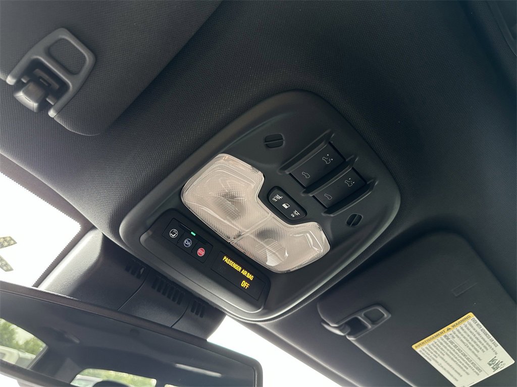Used 2023 Chevrolet Colorado Z71 w/ Z71 Convenience Package 2 image 26