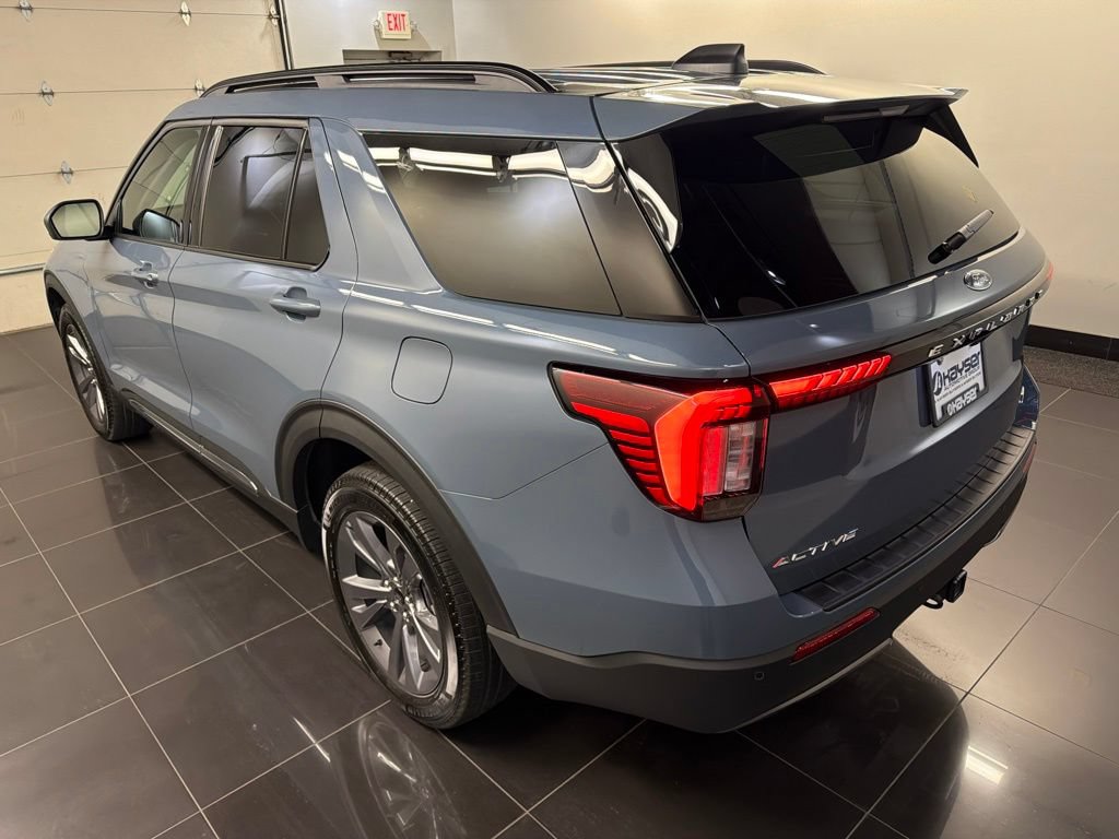 Certified 2025 Ford Explorer Active w/ Active Comfort Package AWD/4WD image 4