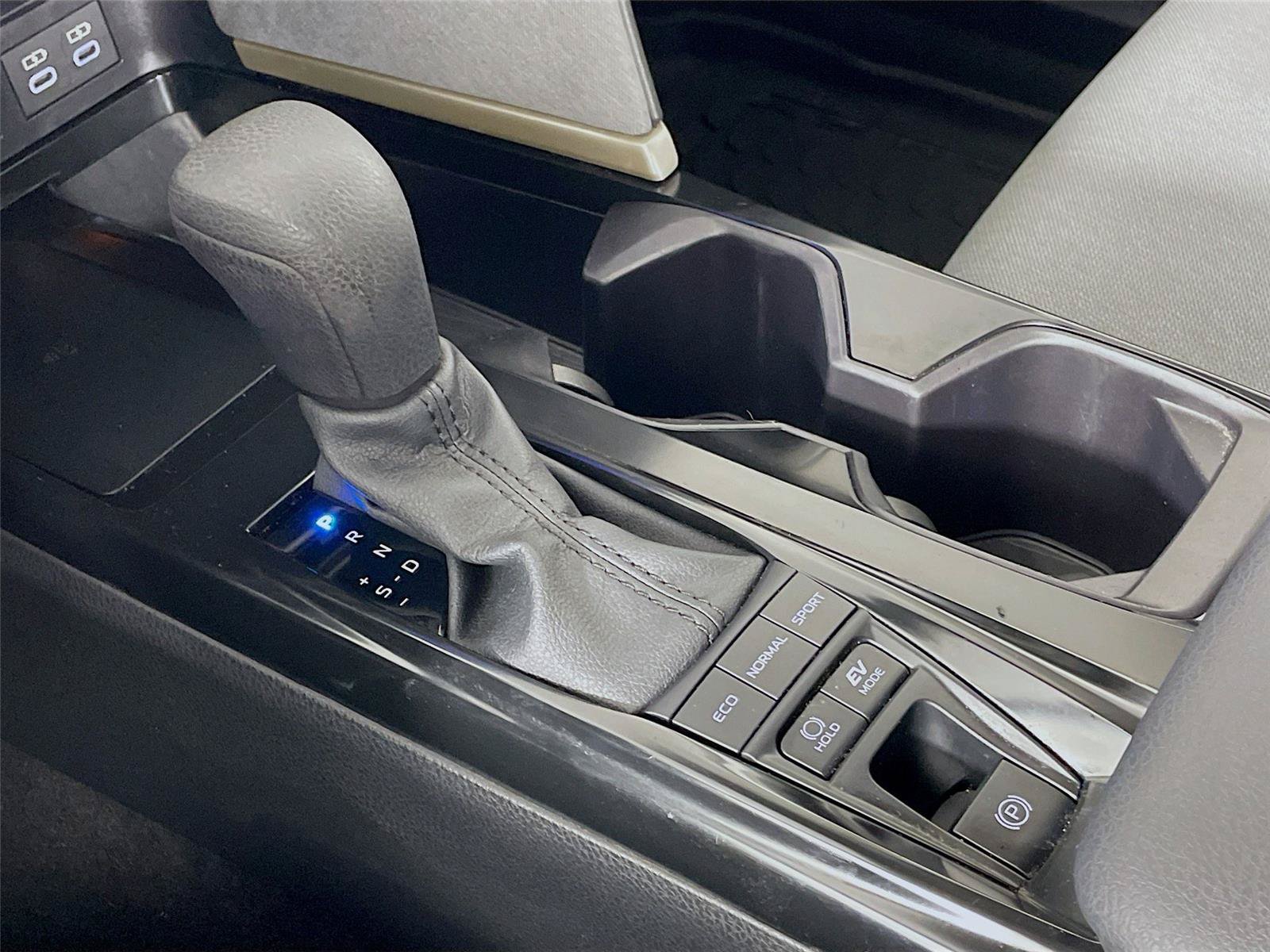 Used 2025 Toyota Camry LE w/ Convenience Package FWD image 20