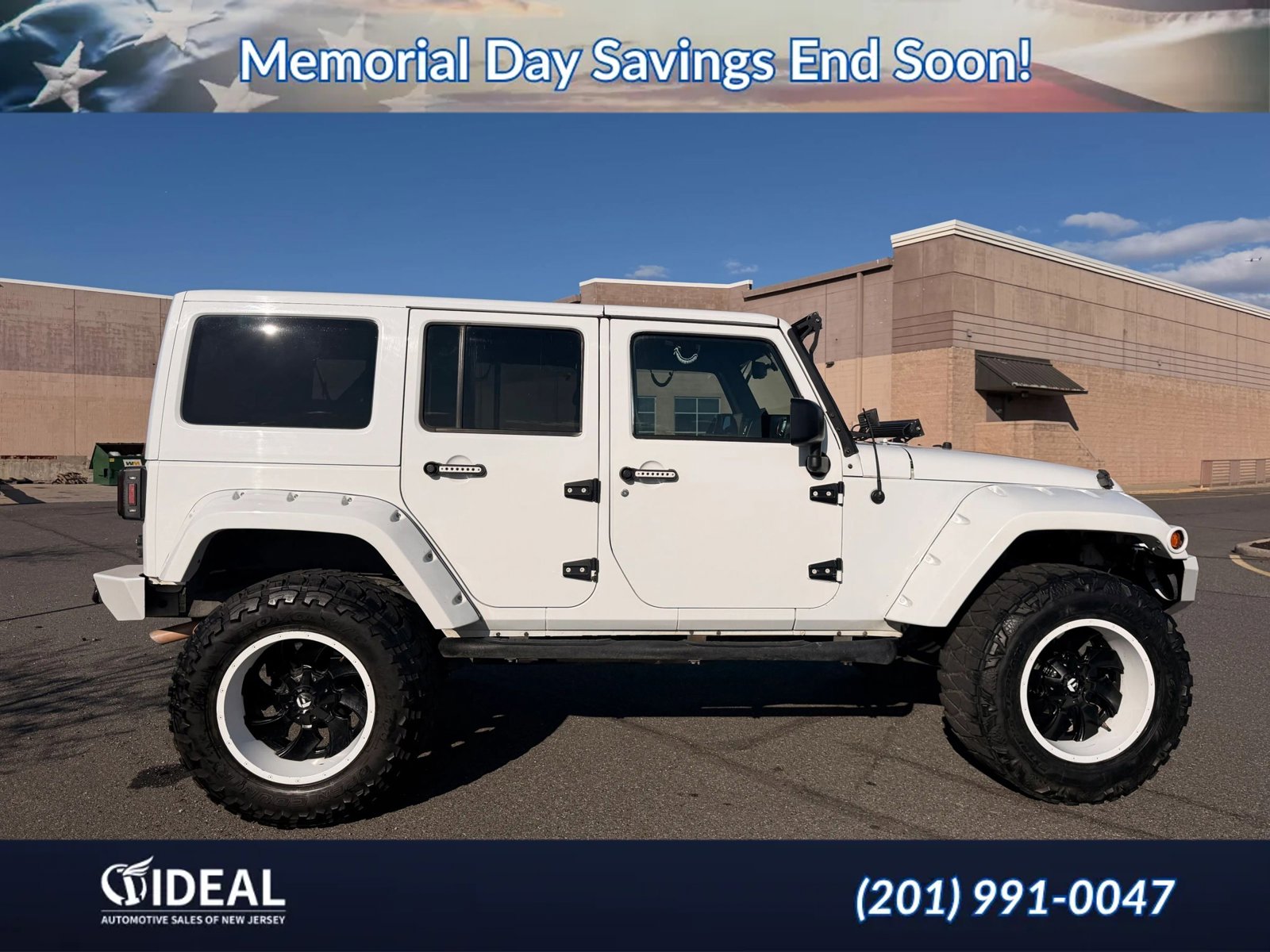 Used 2016 Jeep Wrangler Unlimited Sahara w/ Connectivity Group AWD/4WD image 9