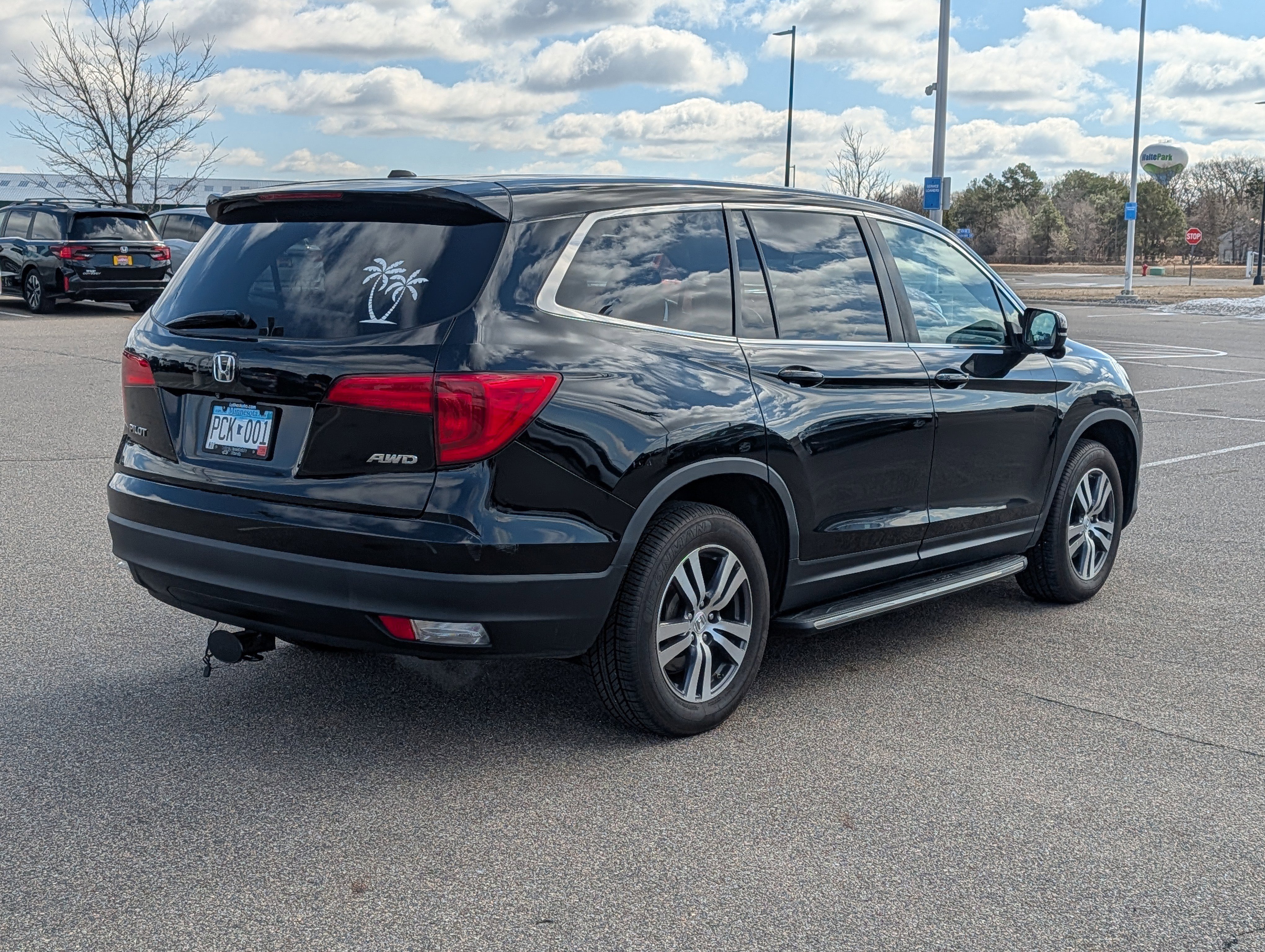 Used 2017 Honda Pilot EX-L image 4
