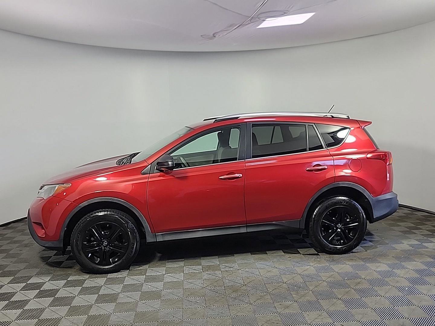 Used 2015 Toyota RAV4 LE image 11