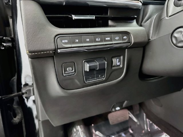 Used 2023 Cadillac Escalade Premium Luxury w/ Performance Package AWD/4WD image 10