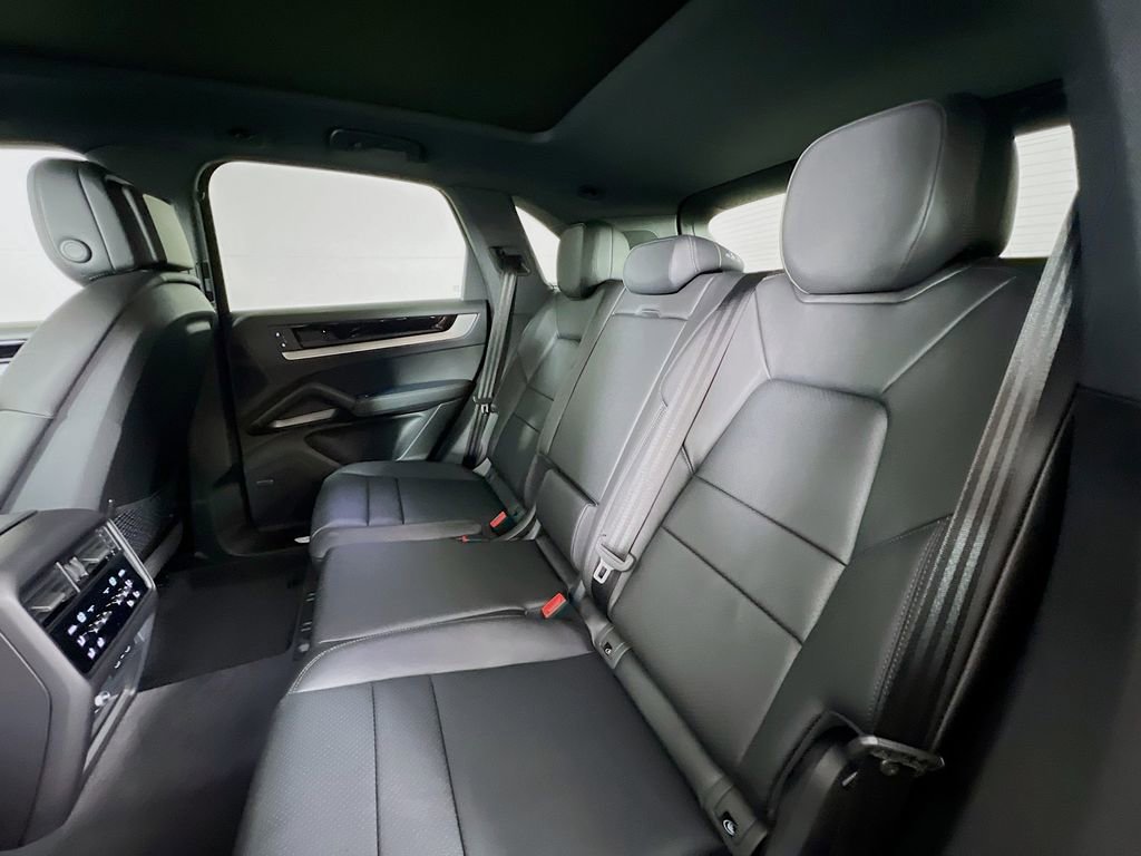 New 2026 Porsche Cayenne image 24