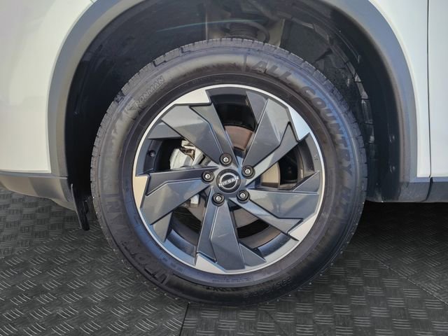 Used 2024 Nissan Rogue SV AWD/4WD image 13