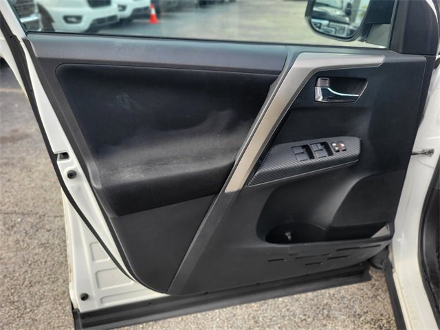 Used 2015 Toyota RAV4 XLE image 14