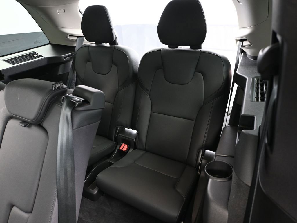Used 2024 Volvo XC90 B5 Plus image 43