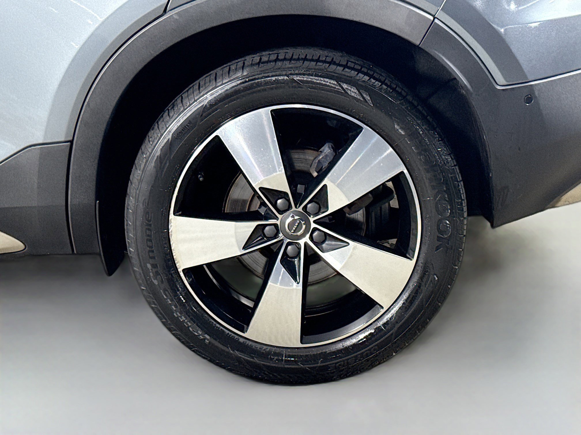 Used 2019 Volvo XC40 T4 Momentum FWD image 37
