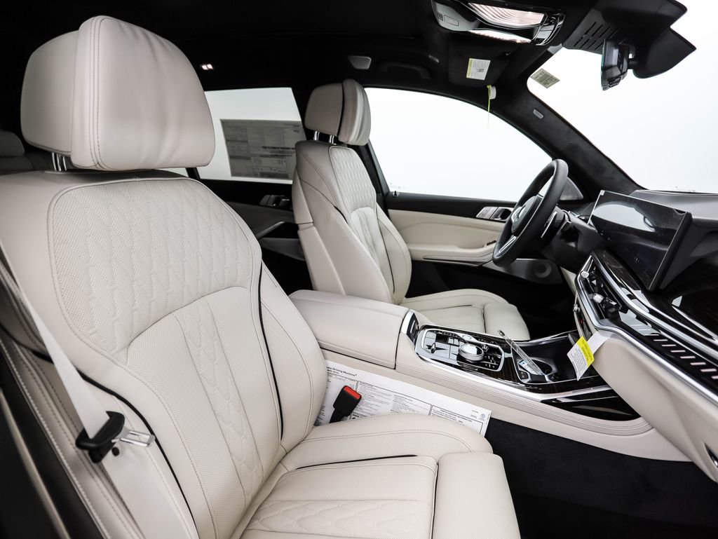 New 2026 BMW X7 M60i image 39