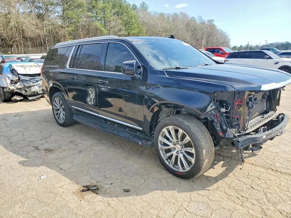 Used 2021 GMC Yukon XL Denali w/ Advanced Technology Package image 2