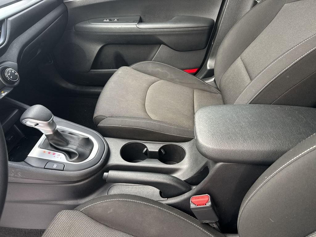 Used 2022 Kia Forte LXS image 22