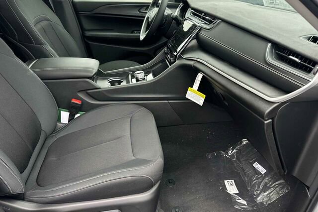 New 2023 Jeep Grand Cherokee Laredo X image 10