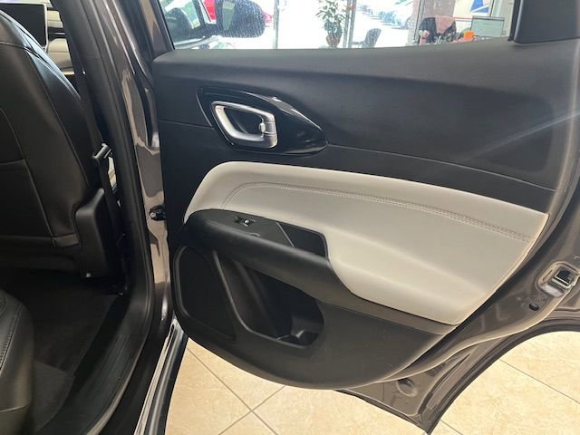 Used 2023 Jeep Compass Limited image 17