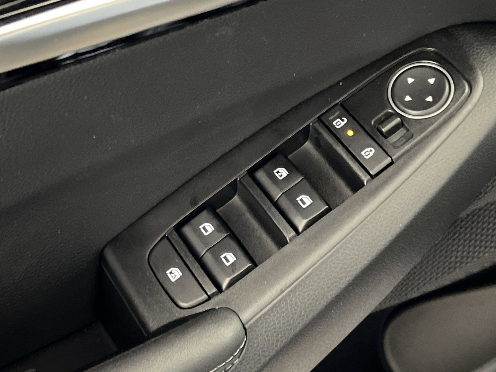 New 2026 Kia Seltos SX image 13