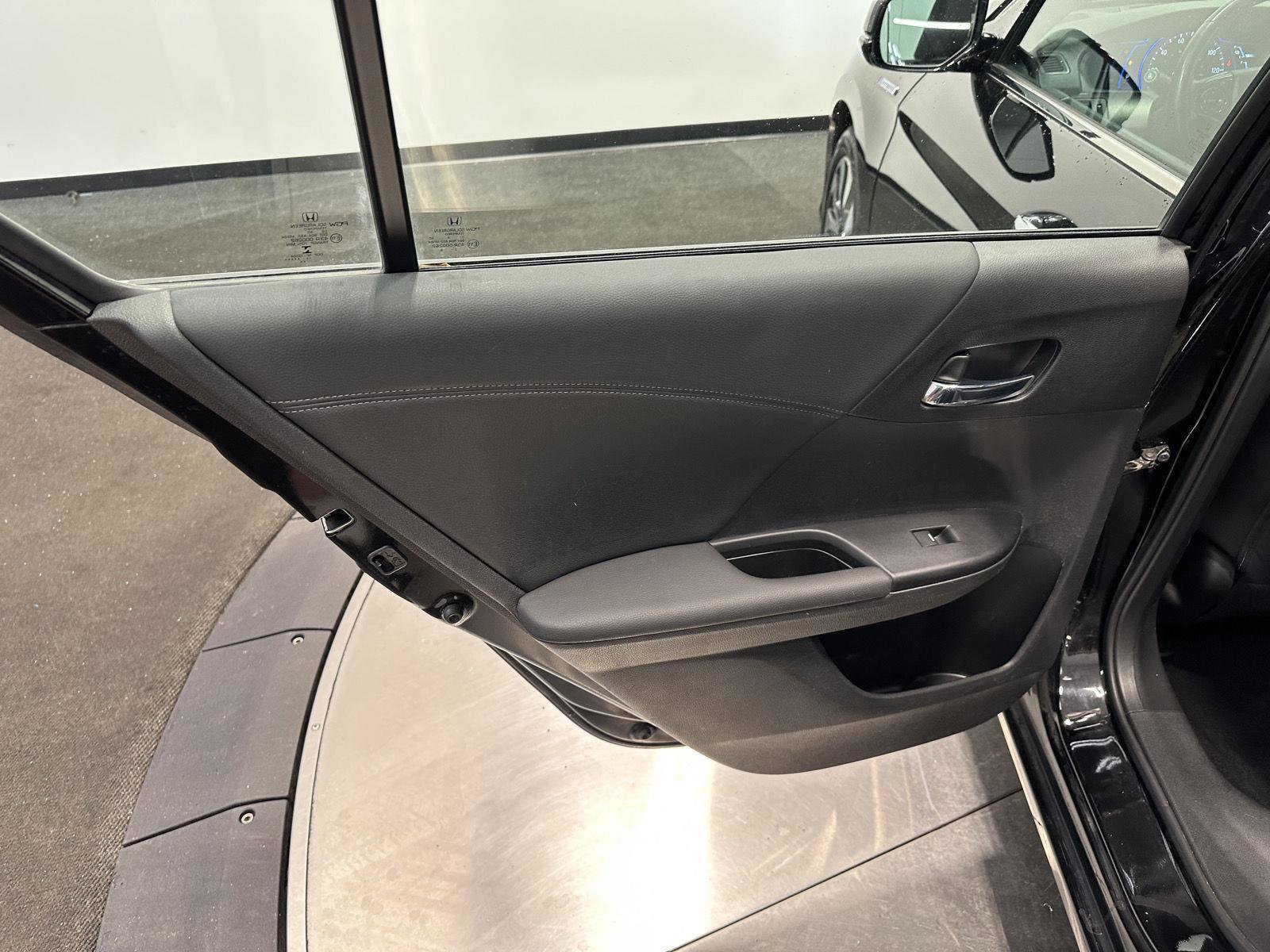 Used 2015 Honda Accord Touring image 24