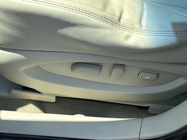 Used 2014 INFINITI QX50 Journey w/ Premium Package image 16