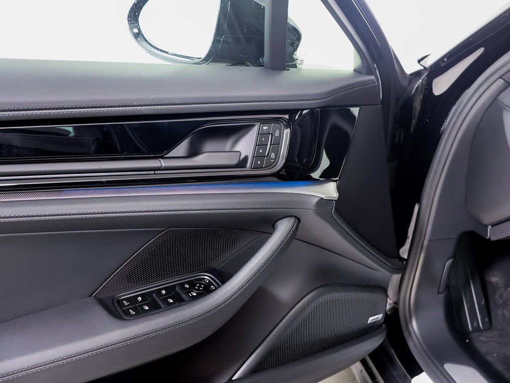 New 2025 Porsche Panamera 4 image 19