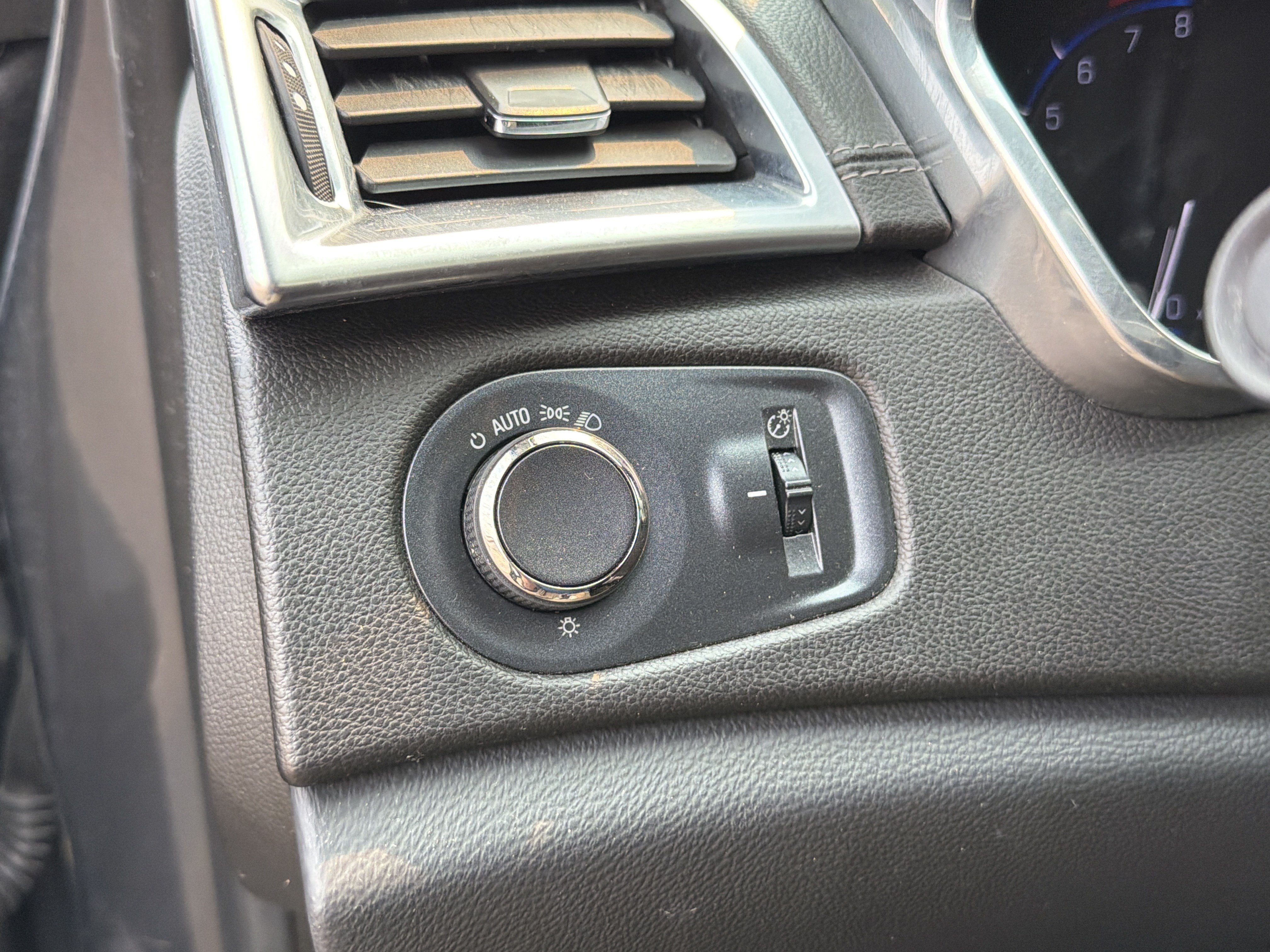 Used 2013 Cadillac SRX Luxury AWD/4WD image 14