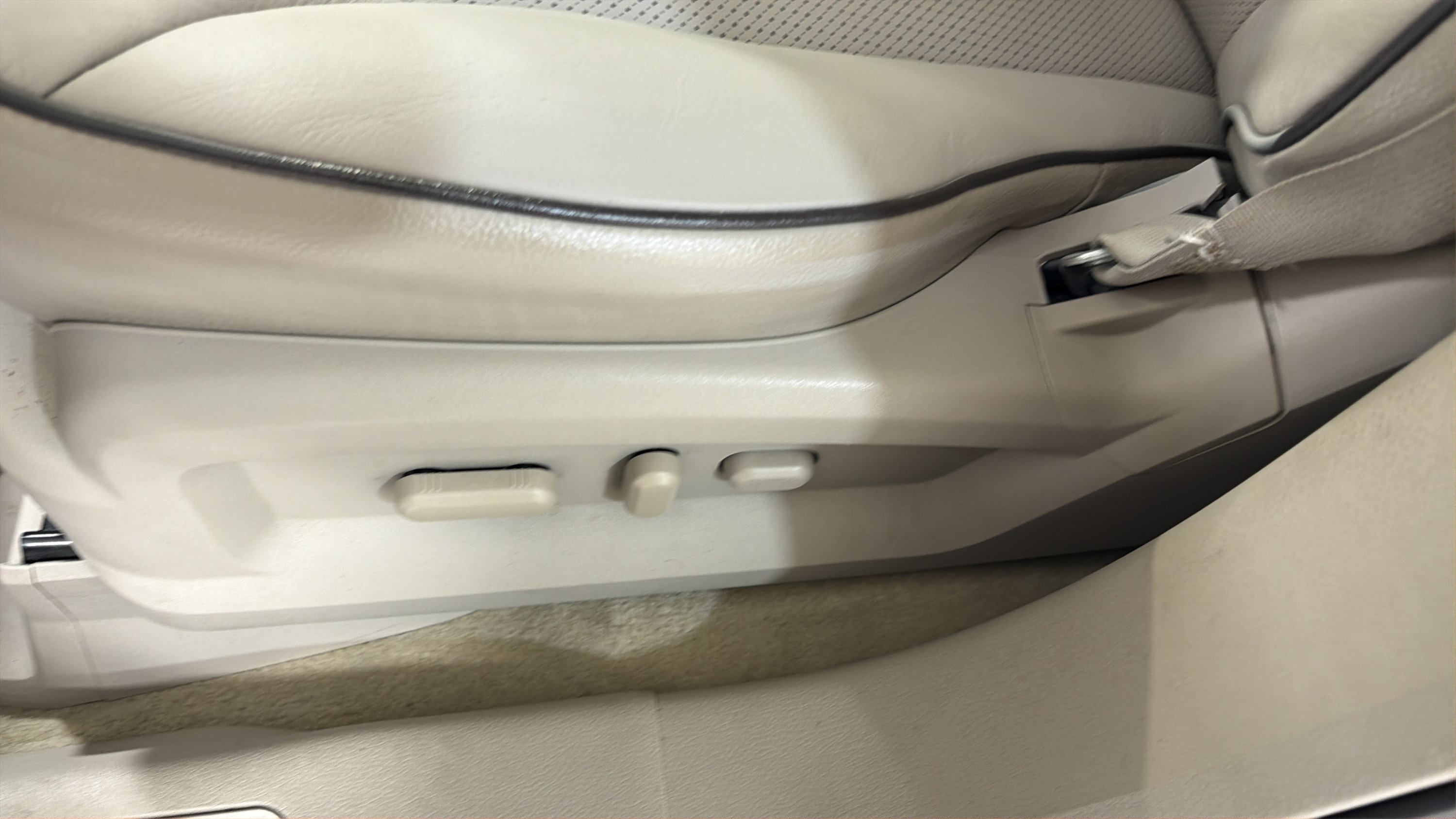 Used 2012 Lincoln MKX FWD image 10