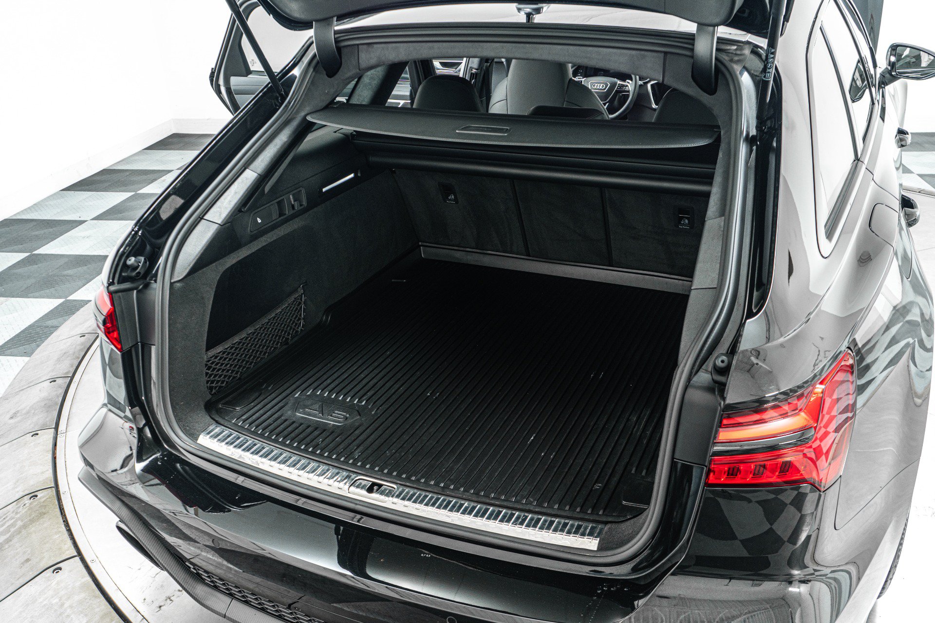 Used 2024 Audi RS 6 performance AWD/4WD image 19