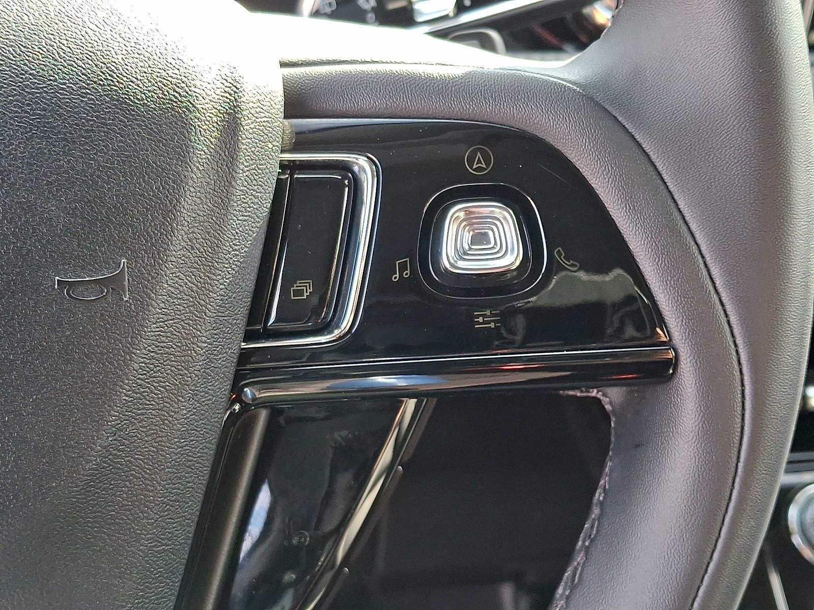 Used 2022 Lincoln Corsair AWD w/ Equipment Group 101A image 23