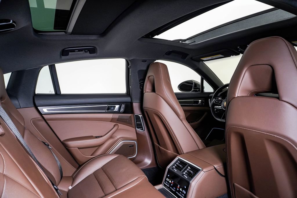 Certified 2023 Porsche Panamera 4 Platinum Edition AWD/4WD image 16