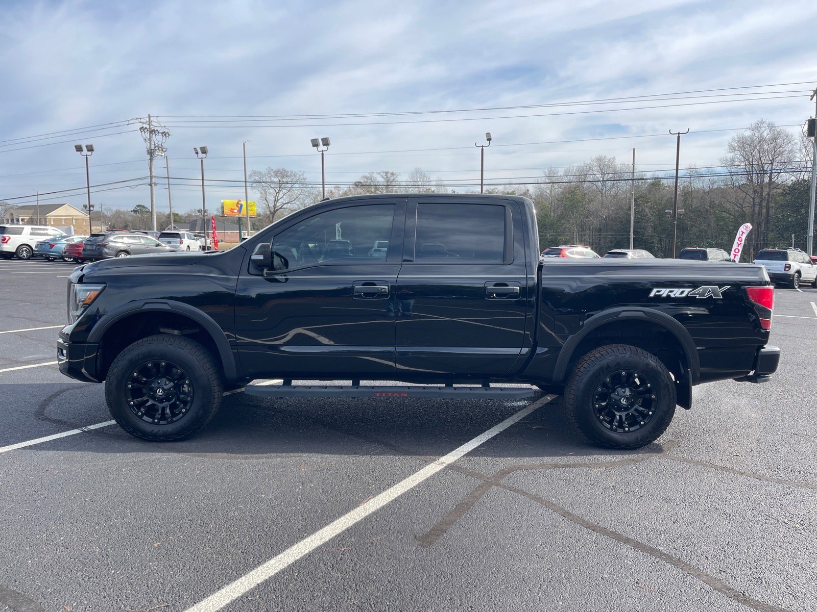 Used 2021 Nissan Titan PRO-4X w/ Pro-4x Convenience Package image 13