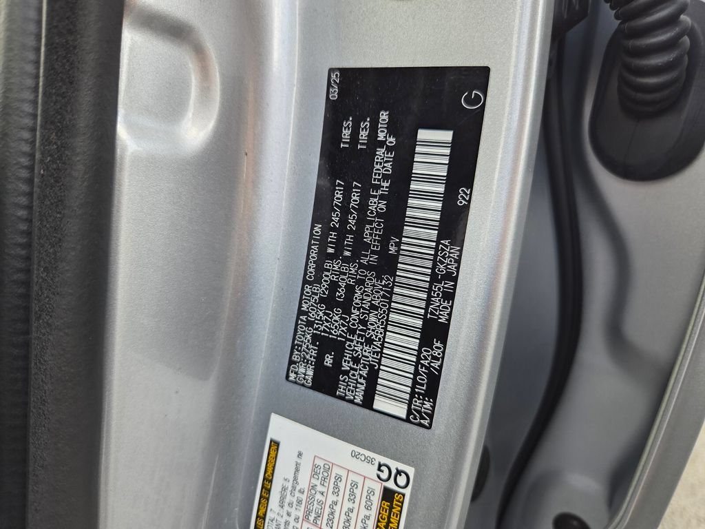 Certified 2025 Toyota 4Runner SR5 AWD/4WD image 17