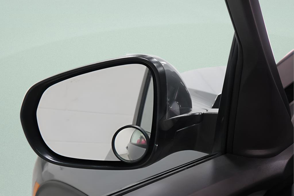 Used 2023 Chevrolet TrailBlazer LT w/ LPO, Blackout Package image 22