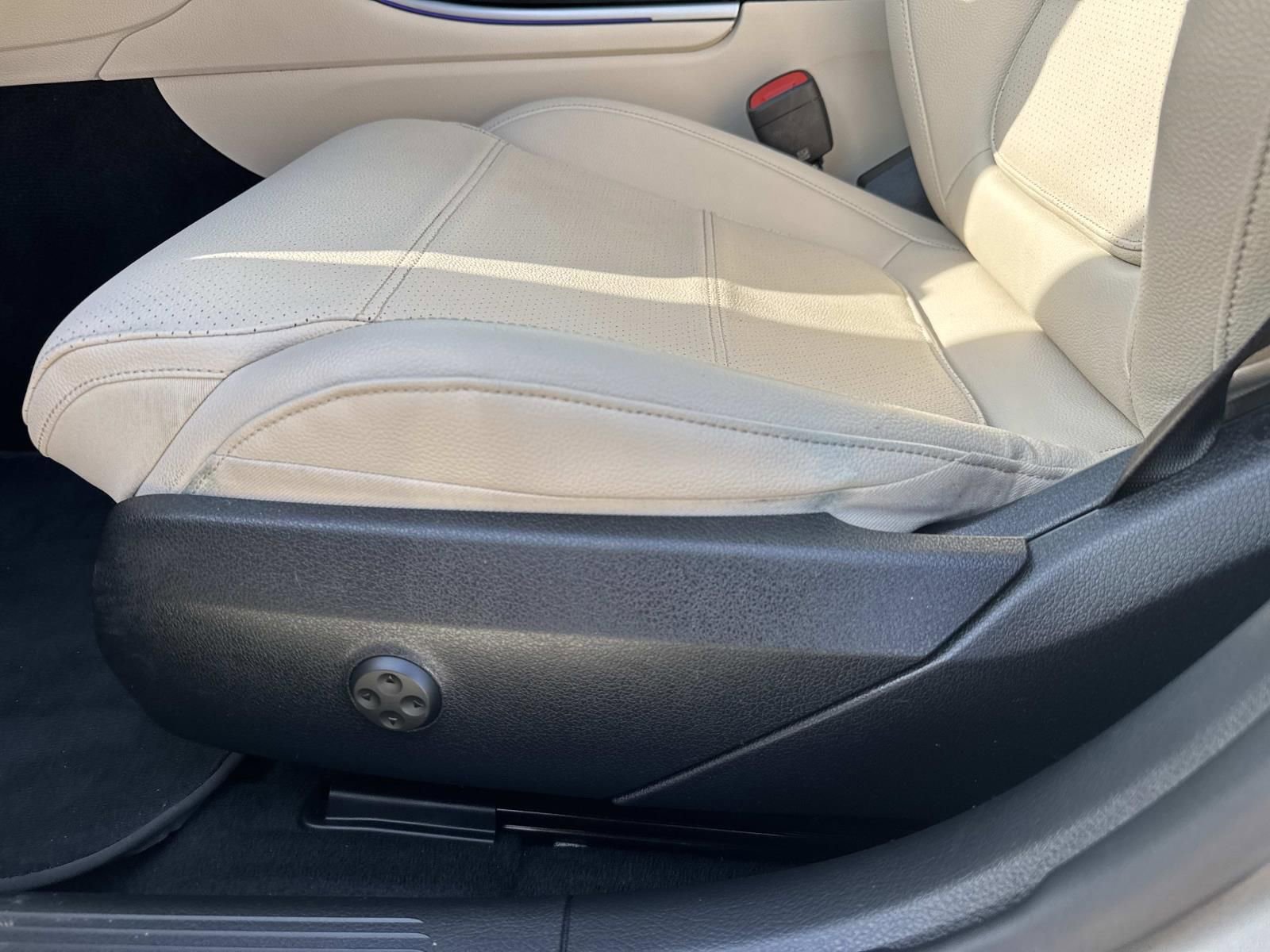 Used 2023 Mercedes-Benz C 300 Sedan image 17