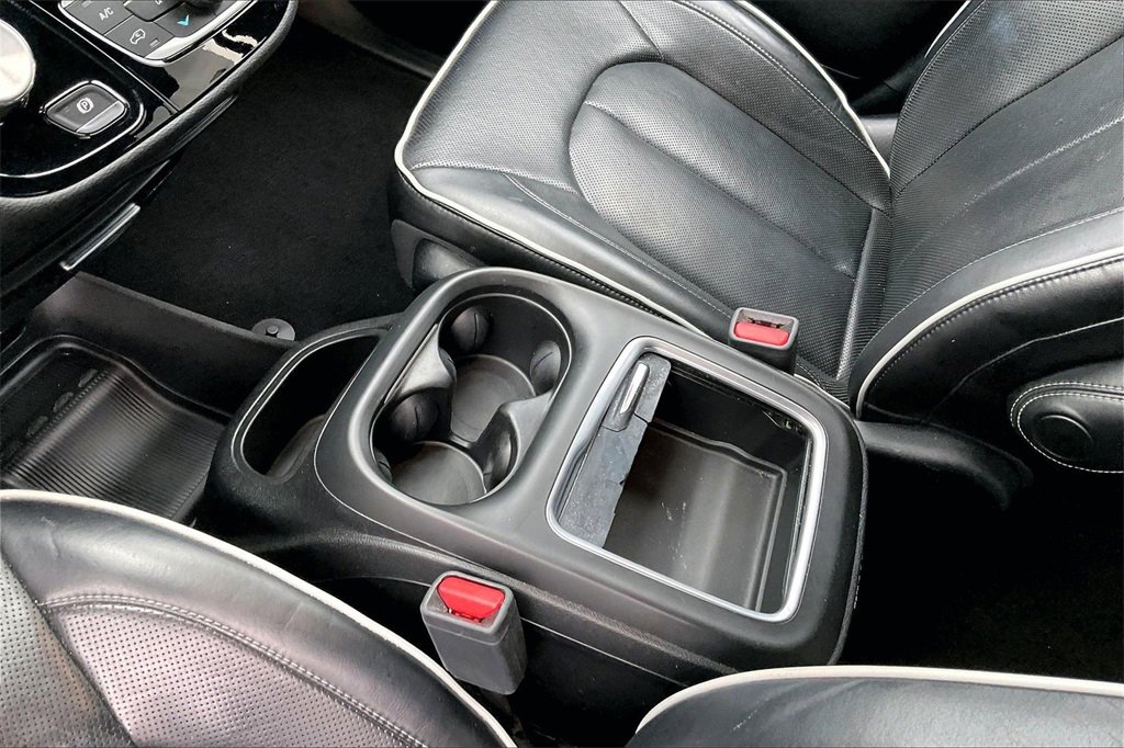 Used 2018 Chrysler Pacifica Limited w/ Advanced Safetytec Group image 16