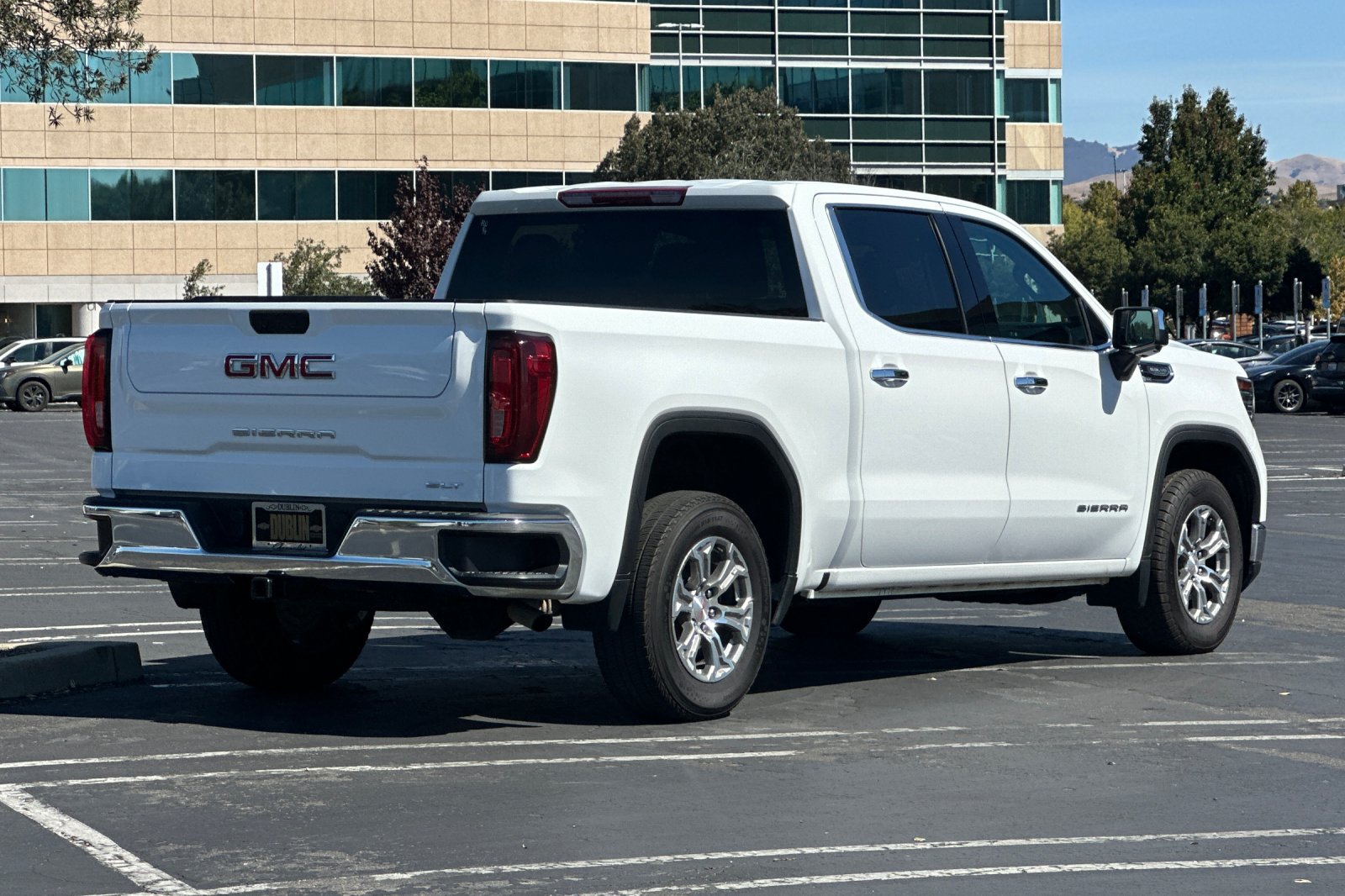 Used 2024 GMC Sierra 1500 SLT RWD image 4