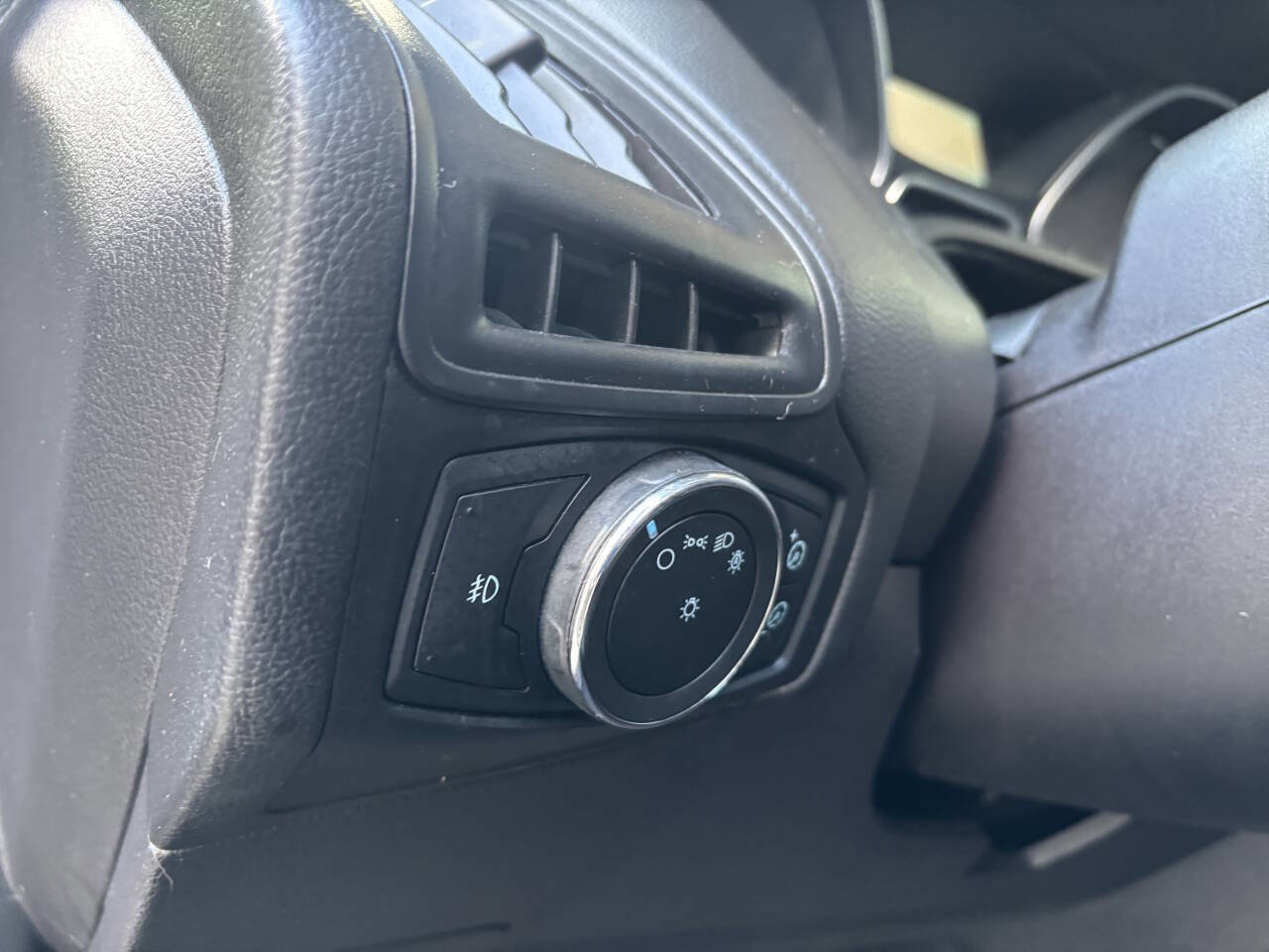 Used 2012 Ford Focus SEL image 31