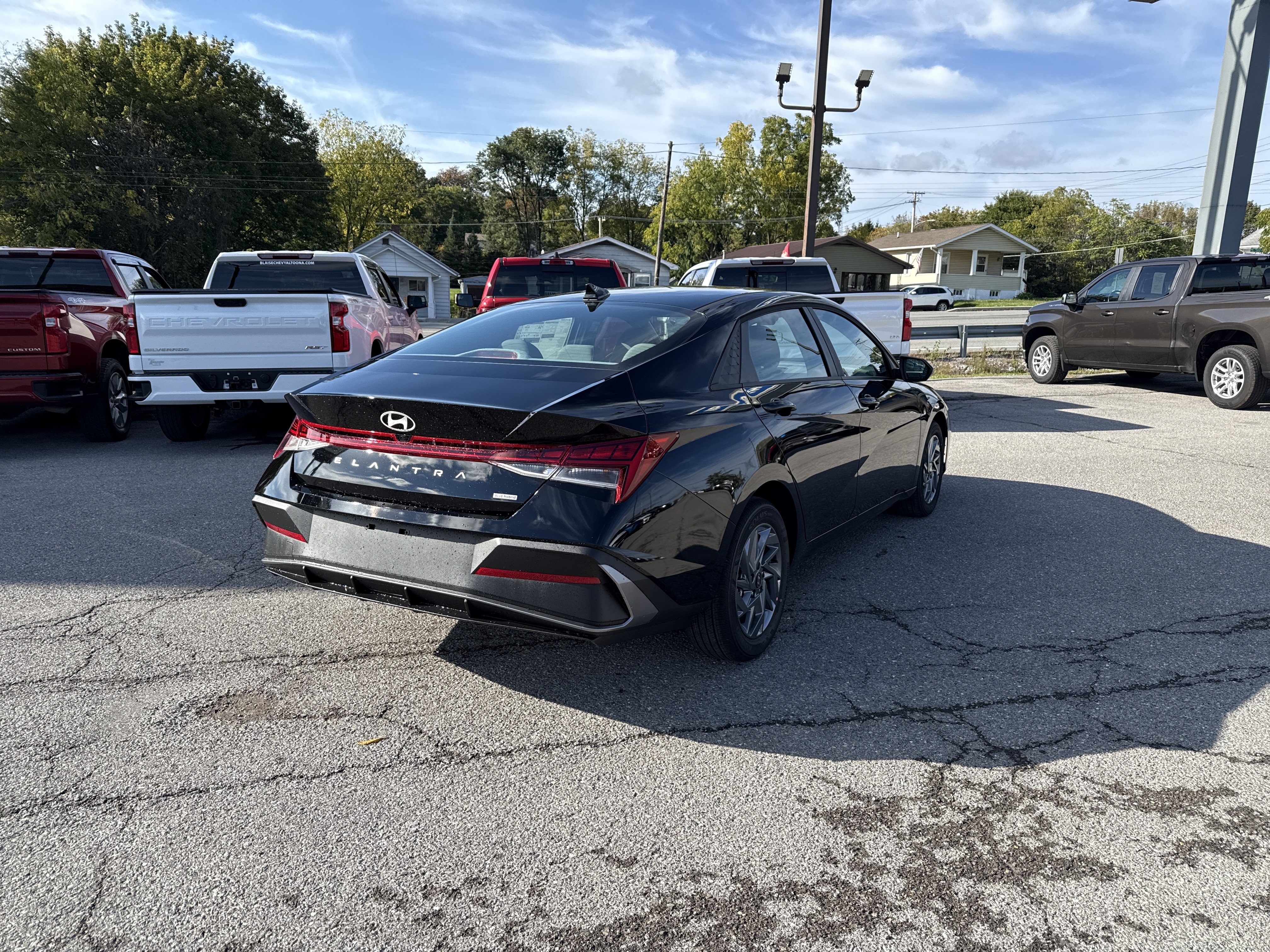 New 2026 Hyundai Elantra Hybrid FWD image 3