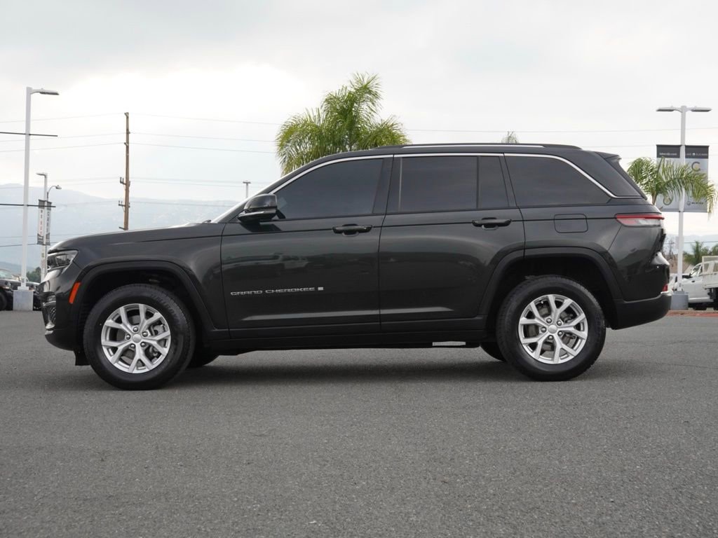 Used 2023 Jeep Grand Cherokee Limited image 7