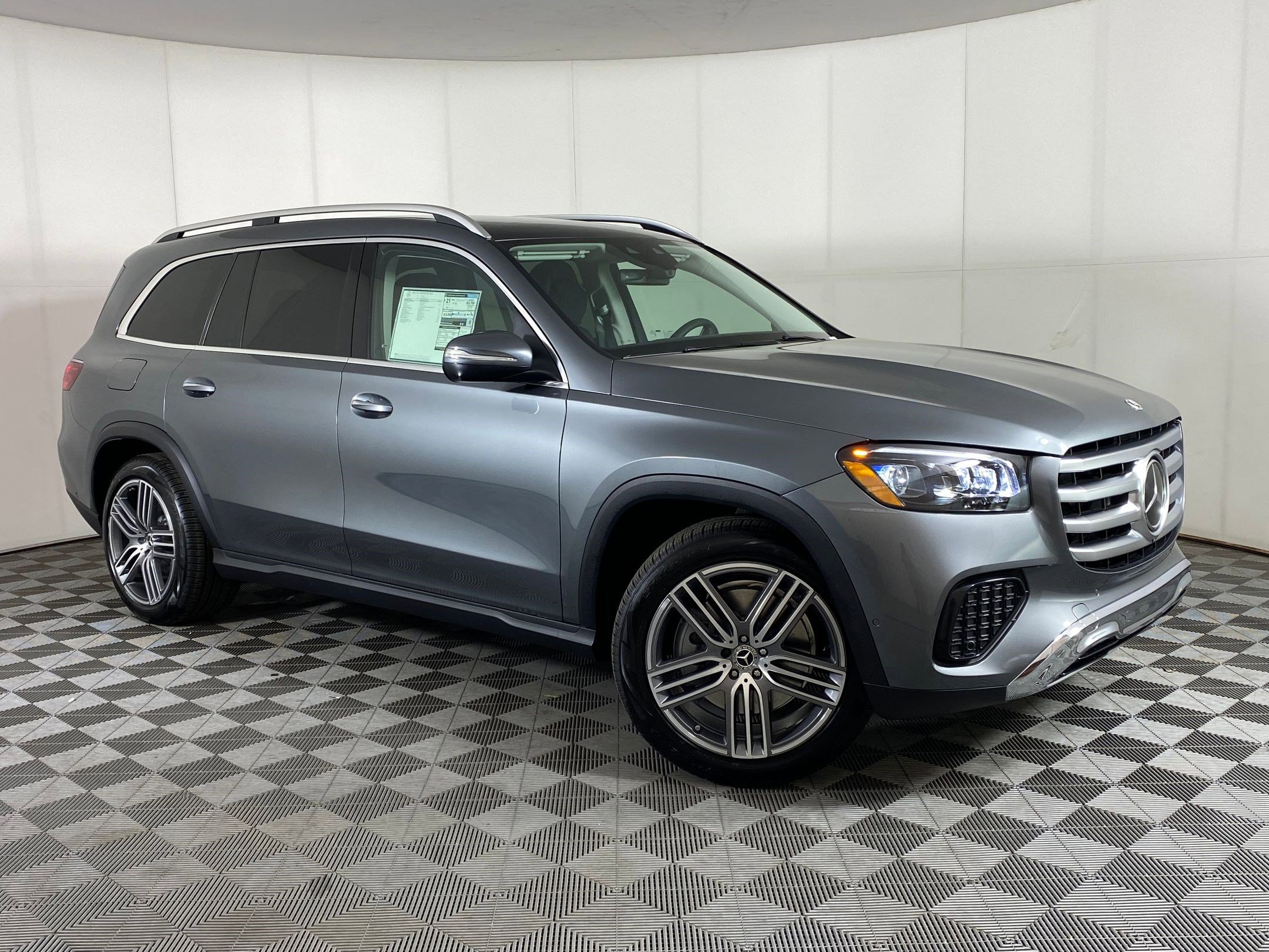 New 2025 Mercedes-Benz GLS 450 4MATIC image 6