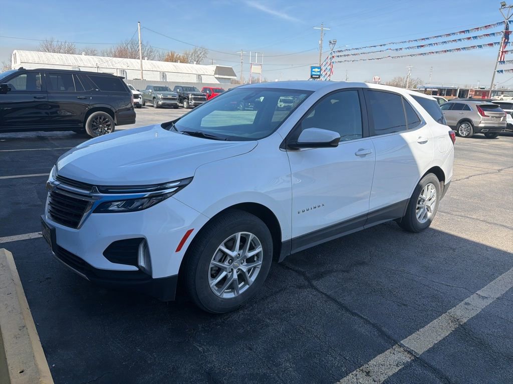 Used 2023 Chevrolet Equinox LT image 3