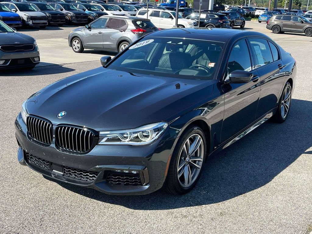 Used 2019 BMW 750i xDrive w/ Executive Package AWD/4WD image 32