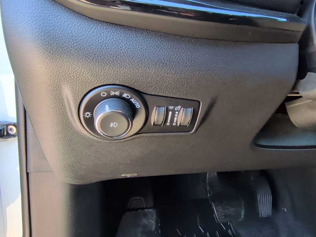 New 2026 Jeep Compass Altitude image 15