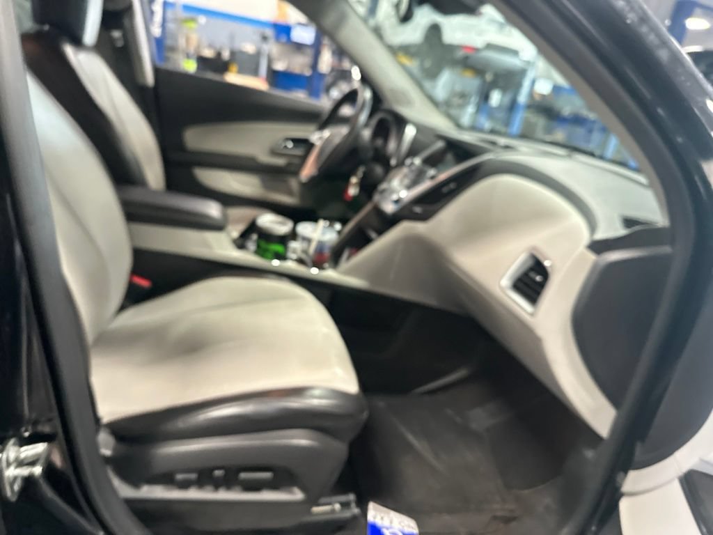 Used 2016 Chevrolet Equinox LTZ w/ Enhanced Convenience Package FWD image 7