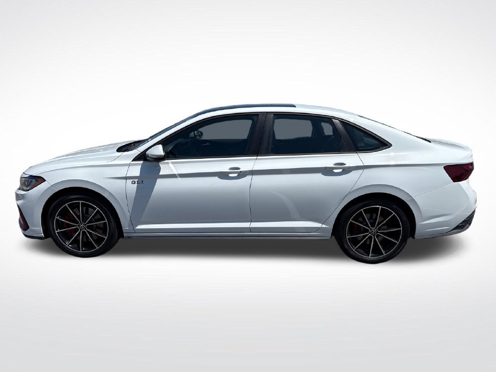 Used 2026 Volkswagen Jetta GLI Autobahn FWD image 2