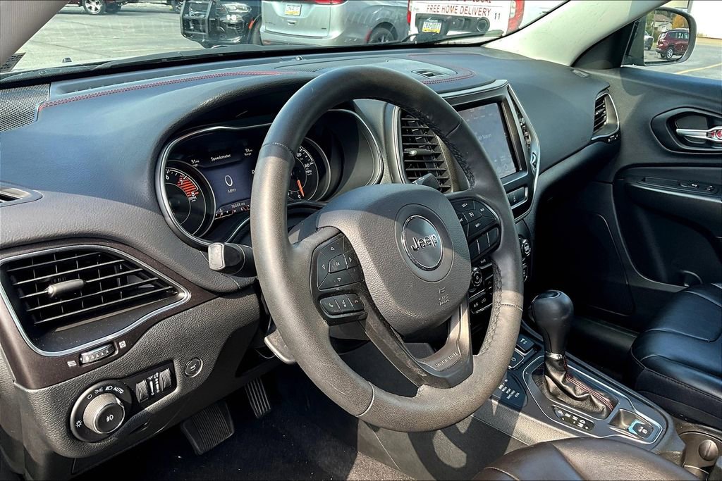 Used 2021 Jeep Cherokee Trailhawk w/ Comfort/Convenience Group image 13