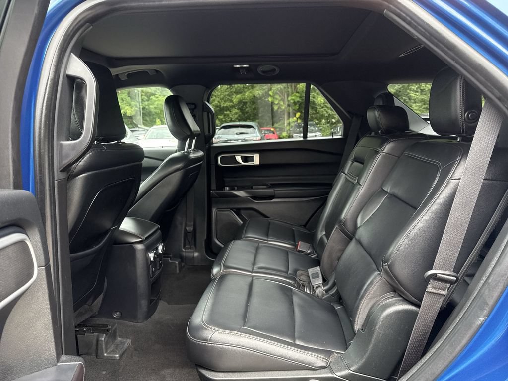 Used 2020 Ford Explorer XLT w/ Equipment Group 202A AWD/4WD image 25